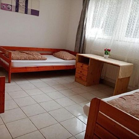 Malomtavi Vendeghaz Hotel Таполца Екстериор снимка