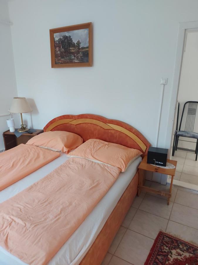 Malomtavi Vendeghaz Hotel Таполца Екстериор снимка